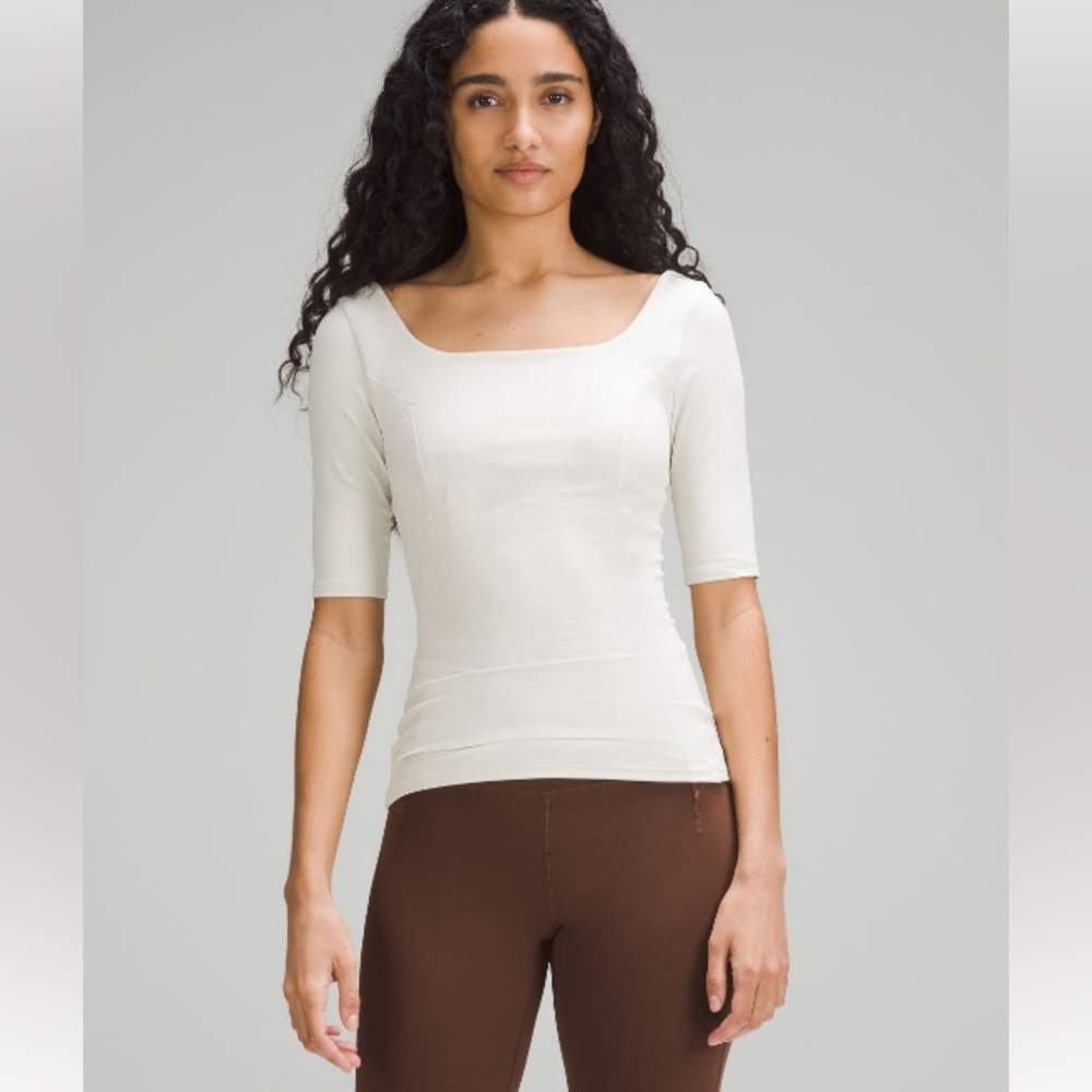 Lululemon Half Sleeve Close-to-body Shelf T-shirt size 6 Bone